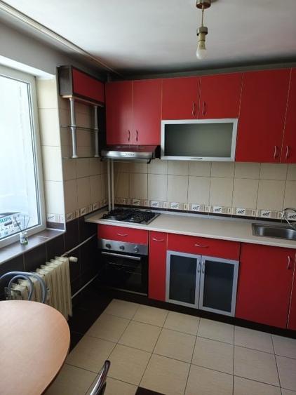 Apartament cu 2 camere semidecomandat în Berceni