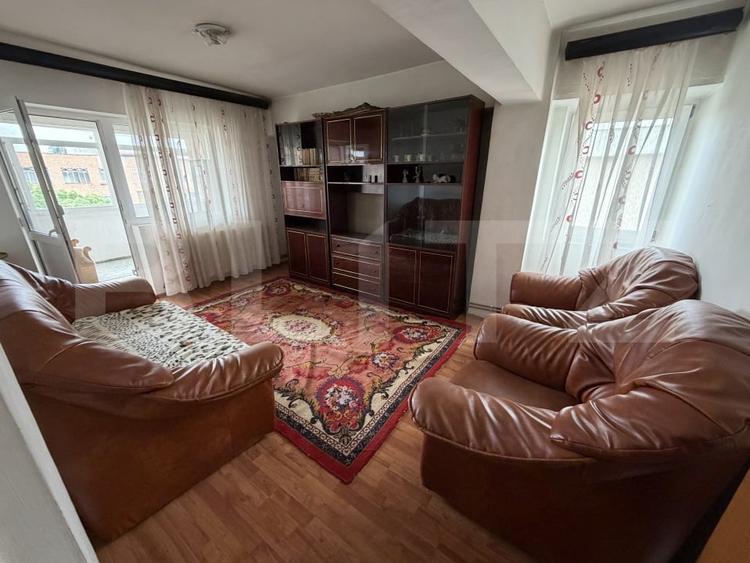 Apartament cu 3 camere, decomandat, 72 mp, zona Victoriei - 2