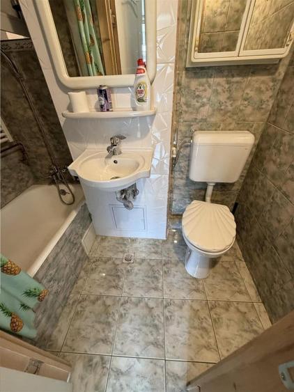 Apartament cu 2 camere decomandat în Victoriei