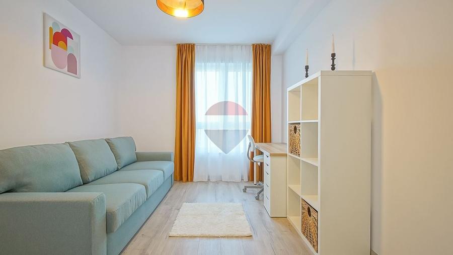 Apartament cu 3 camere semidecomandat, mobilat în Tractorul