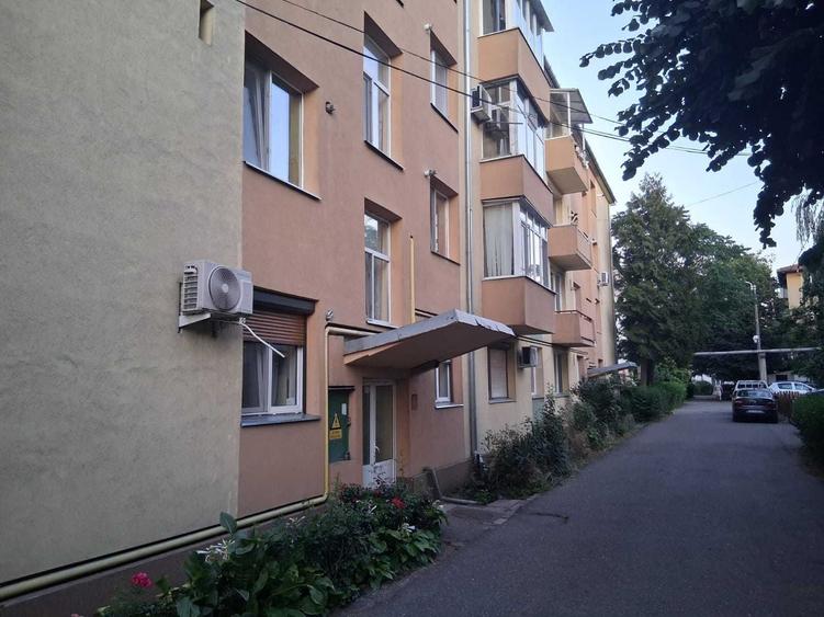 Apartament cu 2 camere decomandat în Progresul