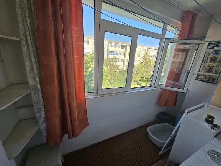 Apartament cu 3 camere semidecomandat în Țiglina 3