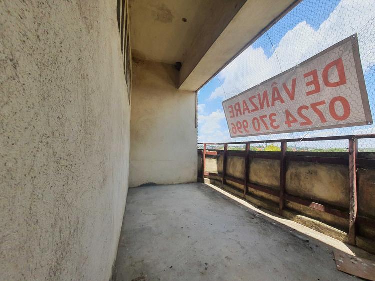 Apartament cu 3 camere decomandat în Hârșova