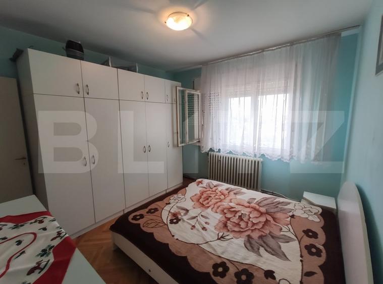 Apartament cu 3 camere semidecomandat, mobilat în 14 Mai