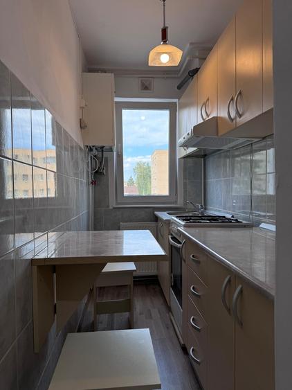 Apartament cu 2 camere nedecomandat, mobilat în Gemenii
