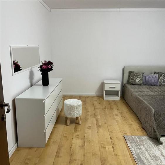 Apartament cu 2 camere decomandat, mobilat în Decebal