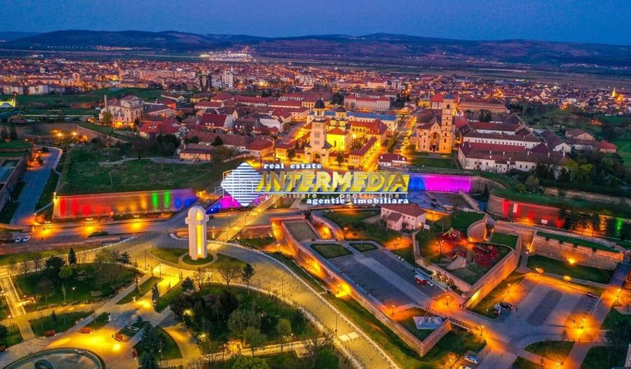 Apartament cu 3 camere Bloc NOU CENTRU Scara Interioara Mobilat Utilat Parcare - 1