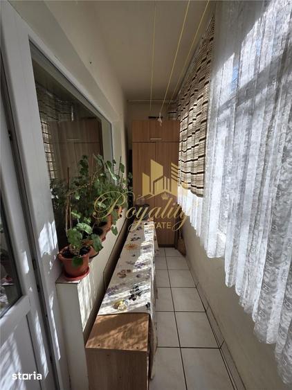 Apartament cu 2 camere, mobilat în Soarelui