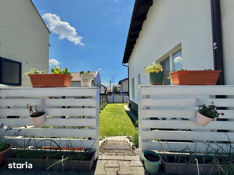 Casă cu 4 camere cu Teren 211 Mp în Roșia