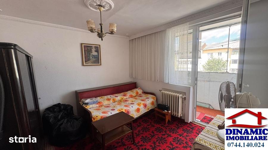 Ap 2 camere decomandat, etaj 3 Precista, zona ?coala 10, 49 000 Euro - 11