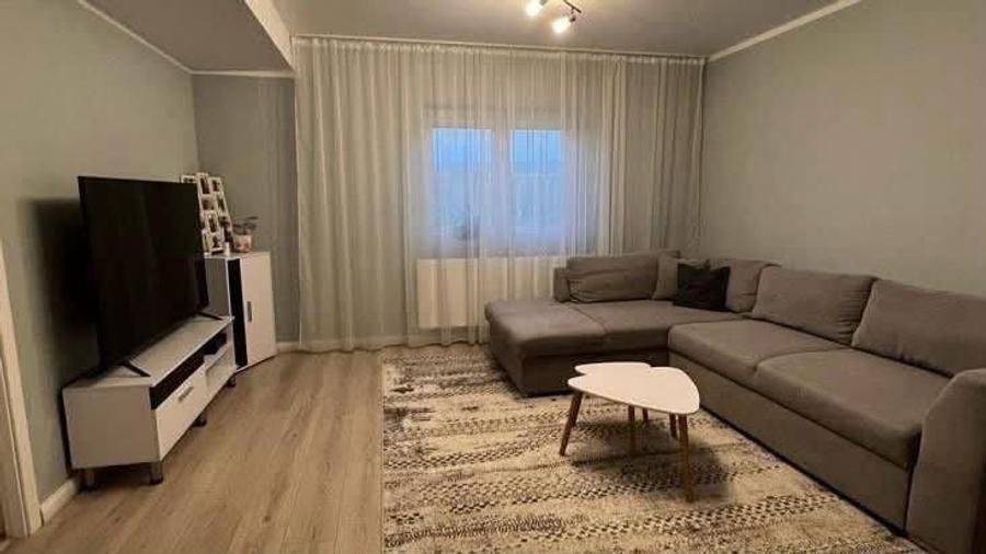 Apartament cu 4 camere decomandat în Central