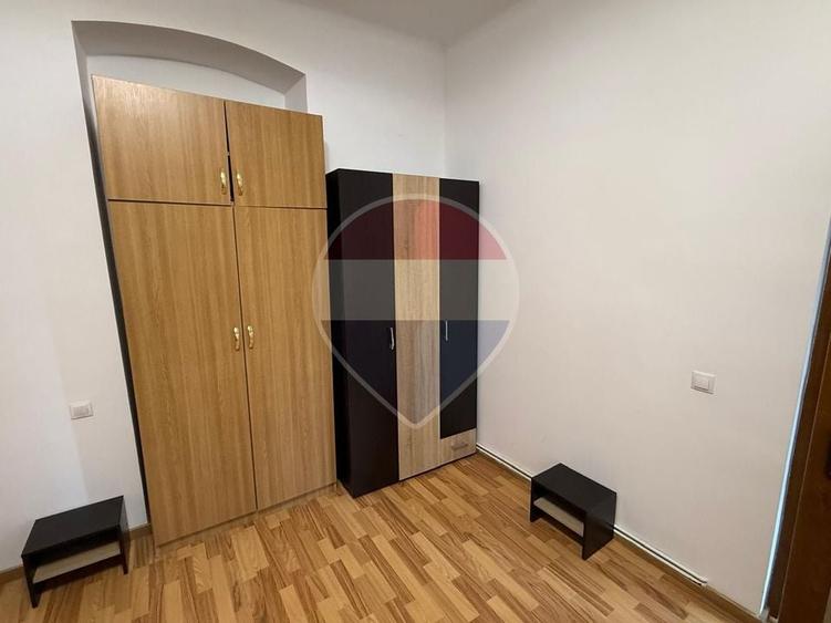 Apartament cu 2 camere decomandat, mobilat în P-ța Mihai Viteazul