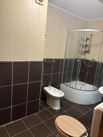 Apartament cu 3 camere decomandat în Olteniței