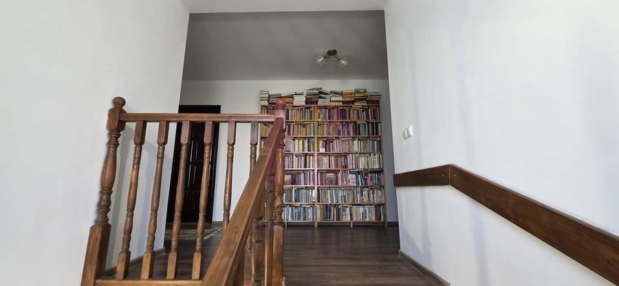 Vila 6 camere de vanzare in Banesti - 2