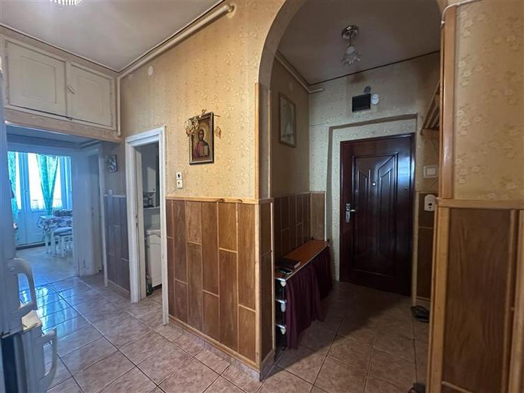 Apartament cu 3 camere decomandat în Luncă