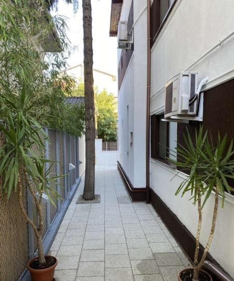 Casă individuală cu 5 camere cu Teren 200 Mp în Domenii