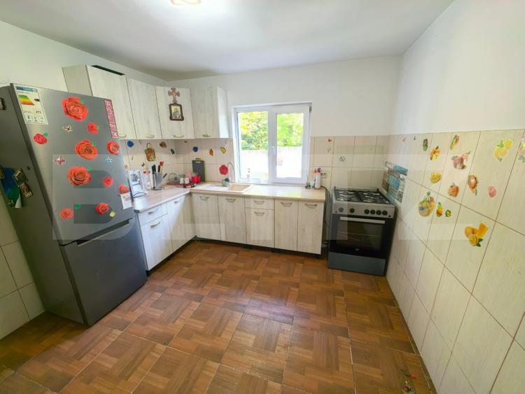 Casă individuală cu 4 camere cu Teren 400 Mp în Păun