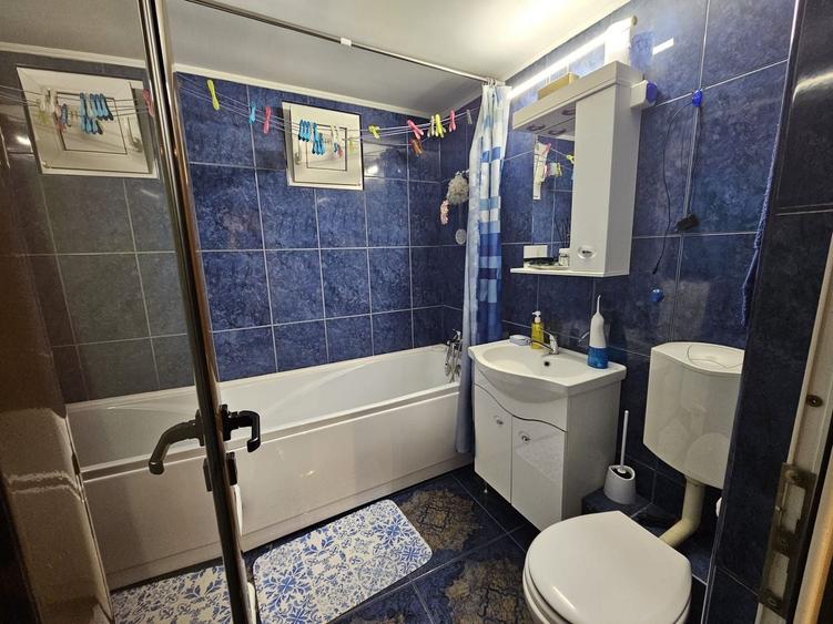 Apartament cu 3 camere decomandat, mobilat în Fizicienilor