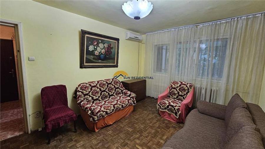 Apartament cu 4 camere semidecomandat, mobilat în Berceni