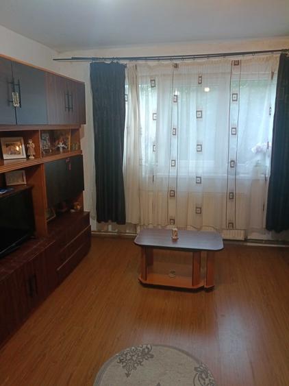 Proprietar, vand apartament 2 camere Micro 4, Etaj 2, 44 mp - 1