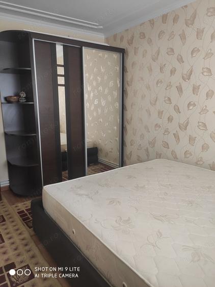 Apartament cu 3 camere decomandat în Moșilor