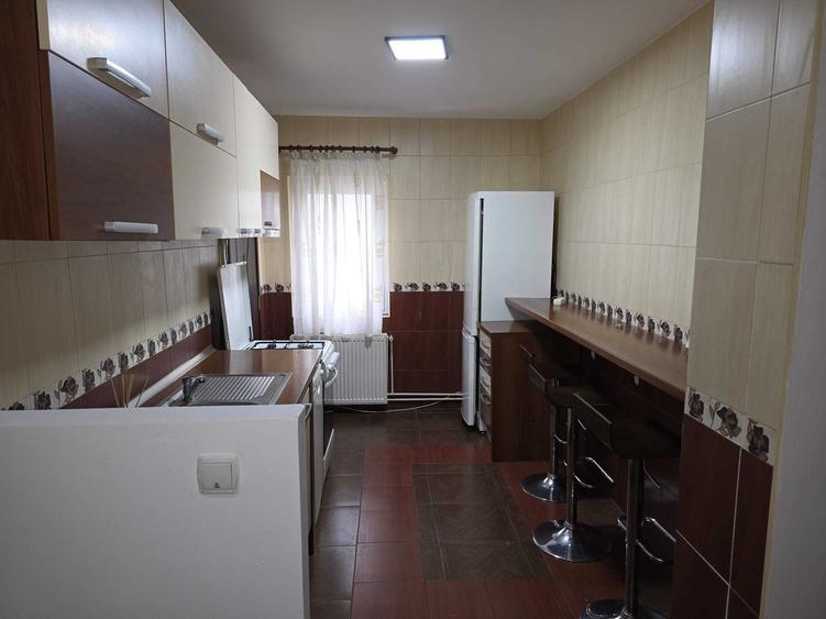 Apartament cu 3 camere decomandat în Mărăști