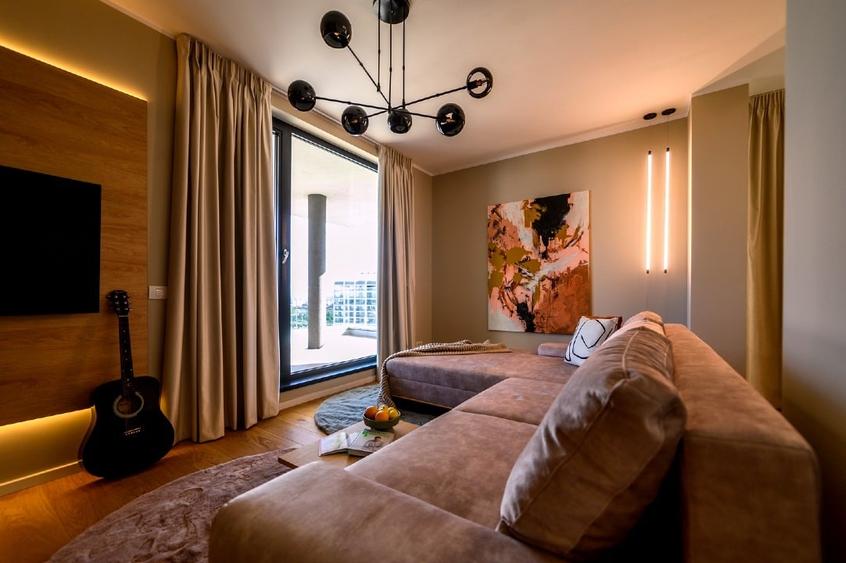 Apartament cu 4 camere decomandat, mobilat în Take Ionescu