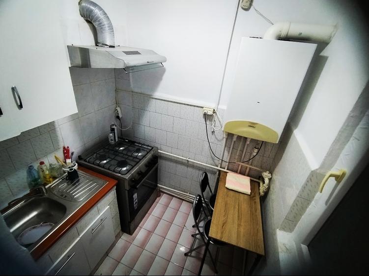 Apartament cu 2 camere semidecomandat în Obor