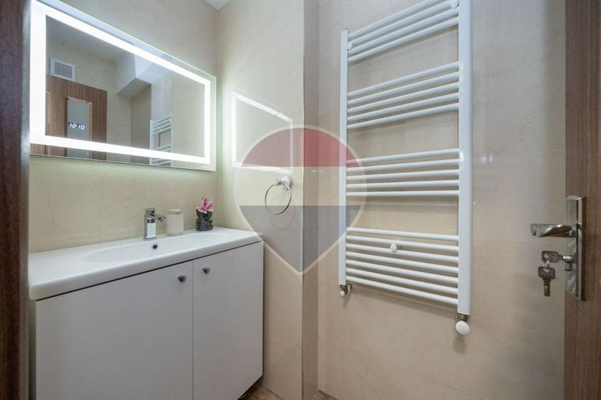 Apartament cu 2 camere decomandat în Tractorul