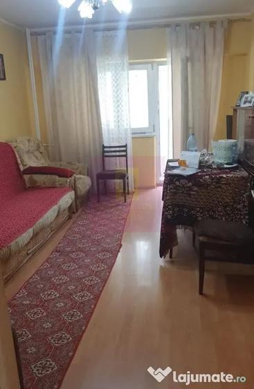 Apartament cu 3 camere decomandat în Morarilor