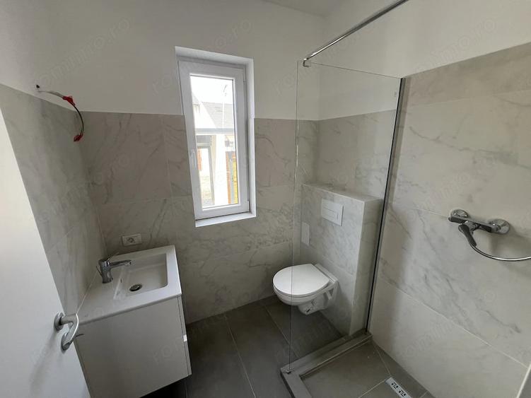 Casă cu 4 camere cu Teren 250 Mp în Chișoda