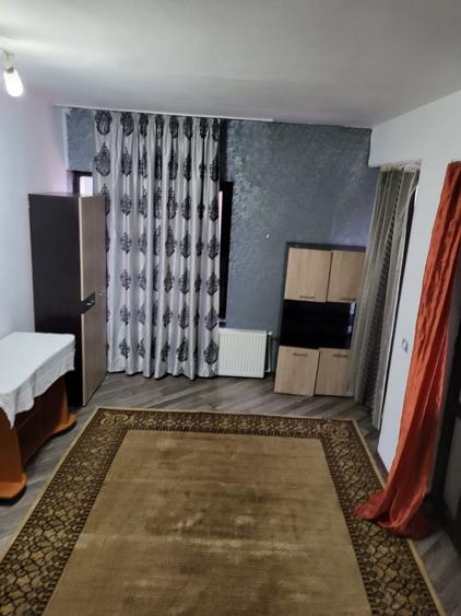 Apartament cu 2 camere nedecomandat în Central