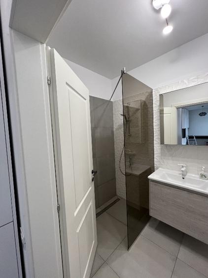 Apartament cu 2 camere decomandat în Virtuții