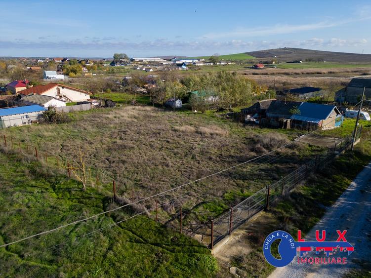 Teren Construcții intravilan de 2274 mp, în Murighiol