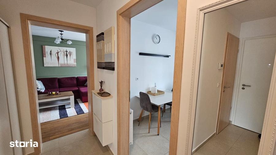 Apartament cu 2 camere decomandat în Tractorul