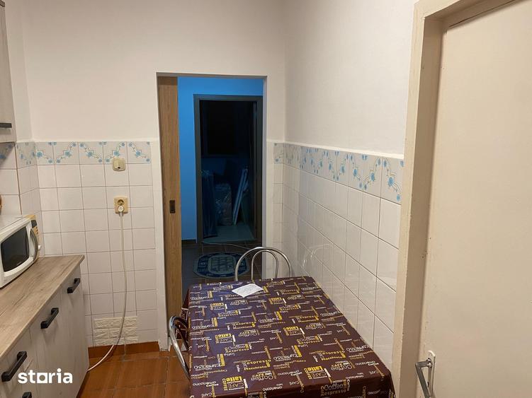 Apartament cu 3 camere decomandat în Triaj