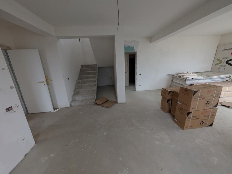 Casă individuală cu 6 camere cu Garaj în Tunari