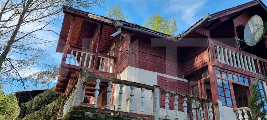 Casă individuală cu 4 camere cu Teren 240 Mp în Central
