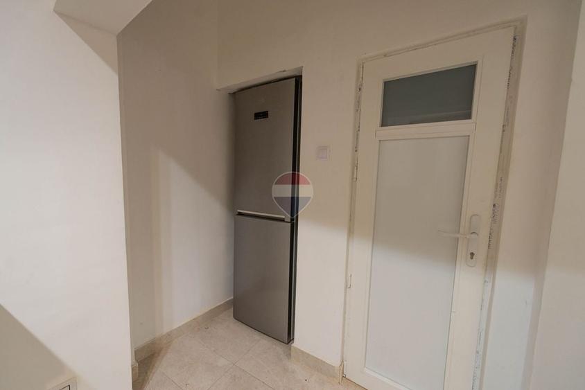 Apartament cu 3 camere semidecomandat, mobilat în Dorobanți