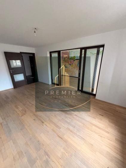 Apartament cu 4 camere decomandat, mobilat în Crângași