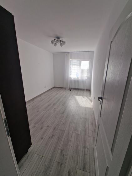 Apartament cu 3 camere decomandat în Brâncoveanu