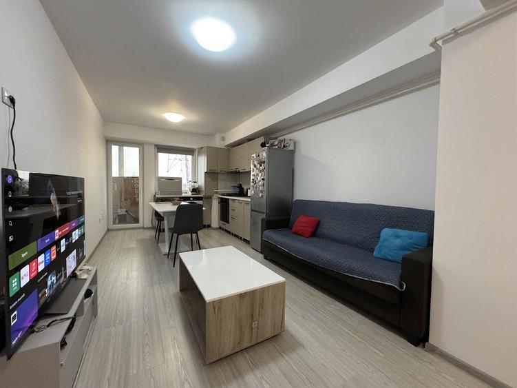 Apartament cu 2 camere semidecomandat, mobilat în Nord