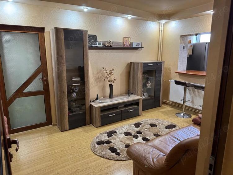 Apartament cu 2 camere semidecomandat, mobilat în Vest