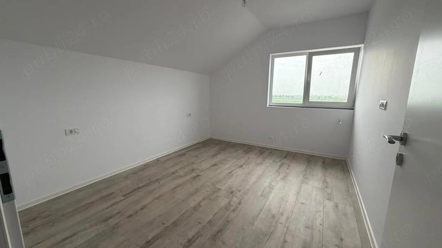 Apartament cu 3 camere decomandat în Giarmata