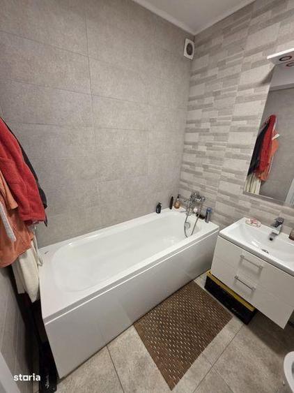 Inchiriez apartament 3 camere - 5