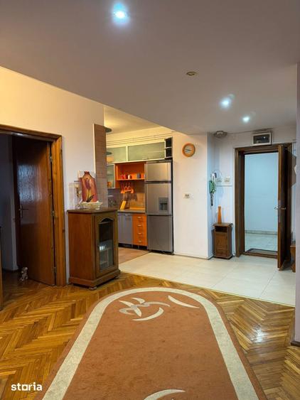 Apartament cu 3 camere în Aviatorilor