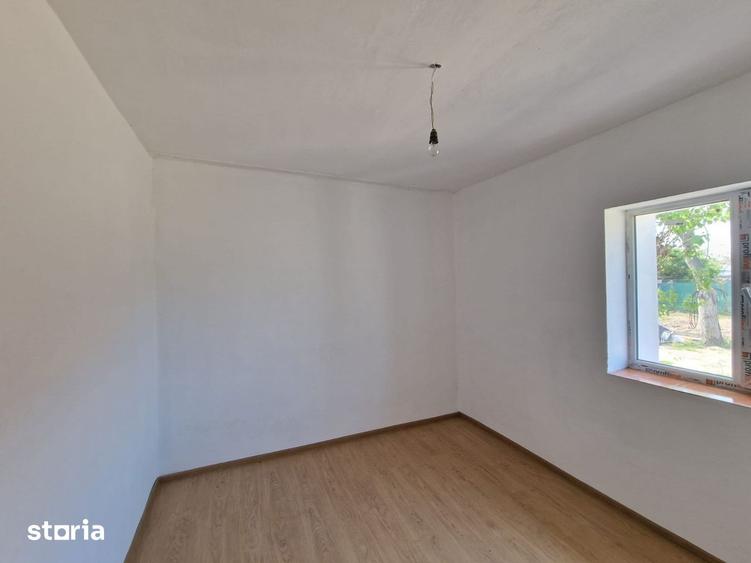 Casă cu 3 camere cu Teren 933 Mp în Sălard