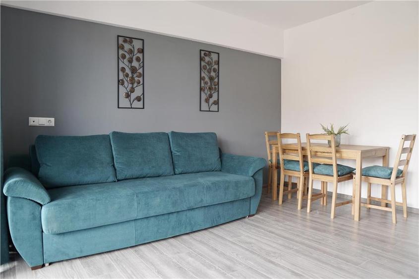 Apartament cu 2 camere decomandat, mobilat în Central