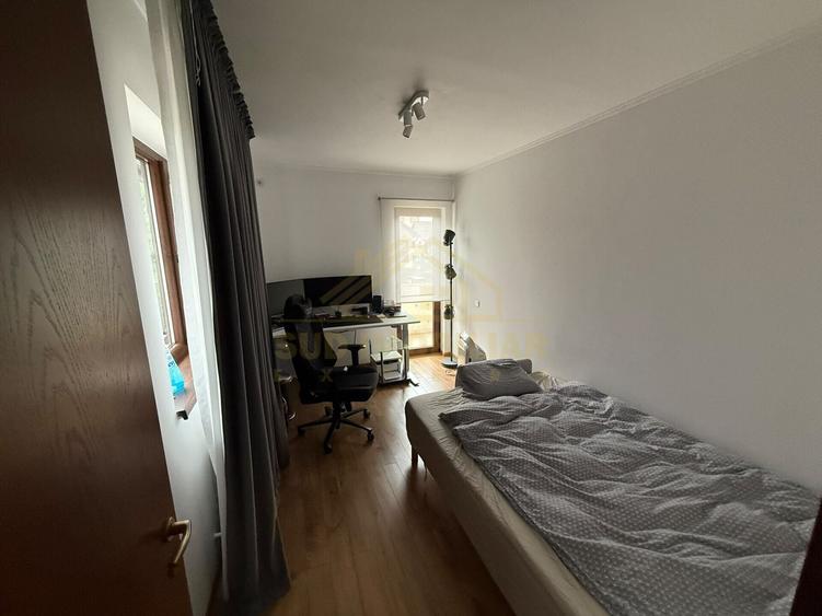 Duplex cu 4 camere cu Canalizare în Central