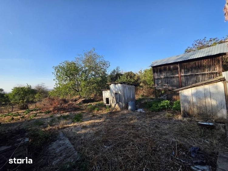 Casă cu 4 camere cu Teren 1190 Mp în Cetariu